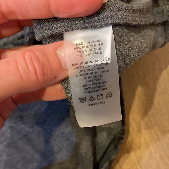 Vince Camuto long sleeve top - Picture 4 of 5